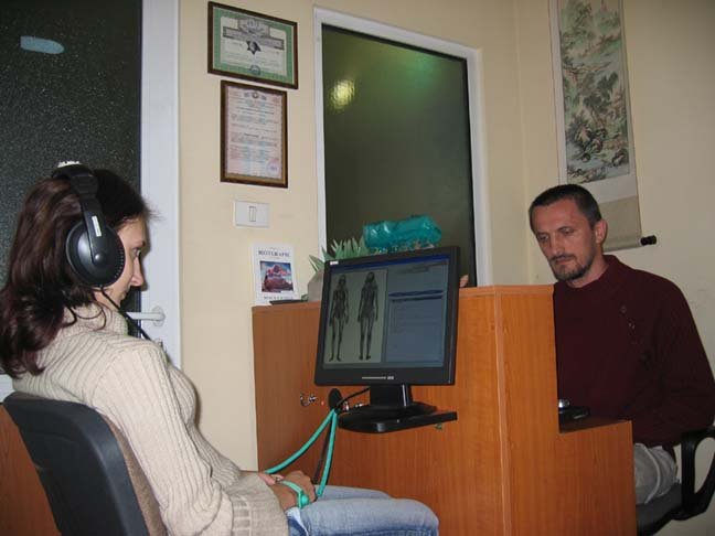 Diagrama de los fundamentos científicos del Metatron Hunter 4025 NLS mostrando las bases teóricas